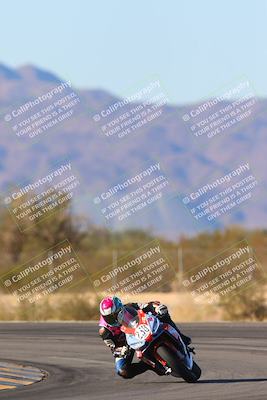 media/Jan-10-2025-CVMA Friday Practice (Fri) [[489e0da257]]/Group 4 and Trackday/Session 5 (Turn 7)/